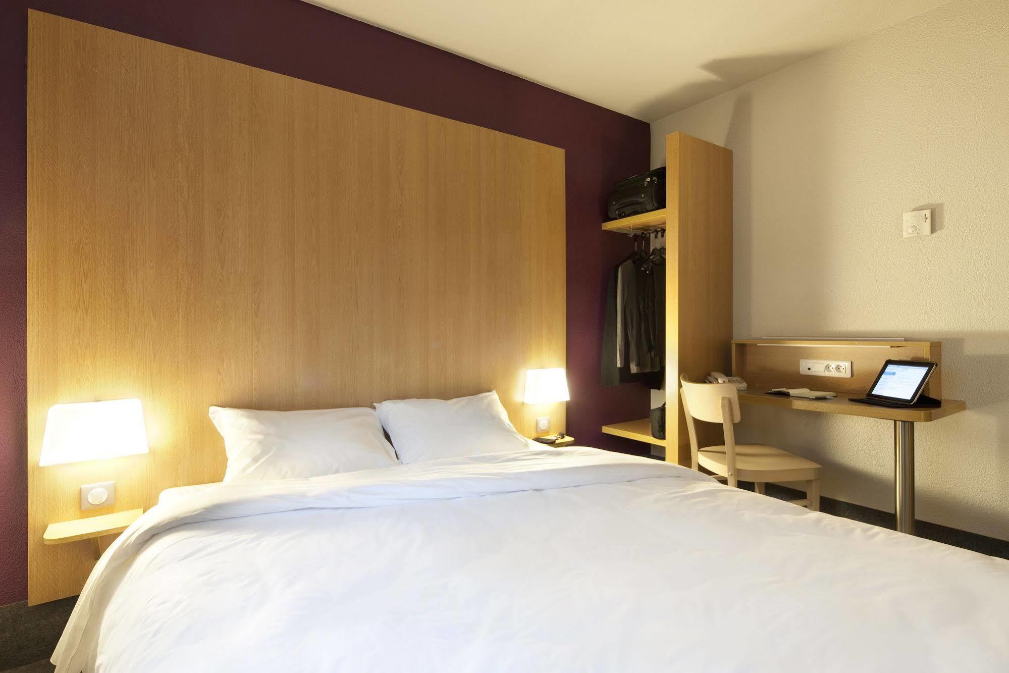 B&B Hotel Montlhery Линас Экстерьер фото