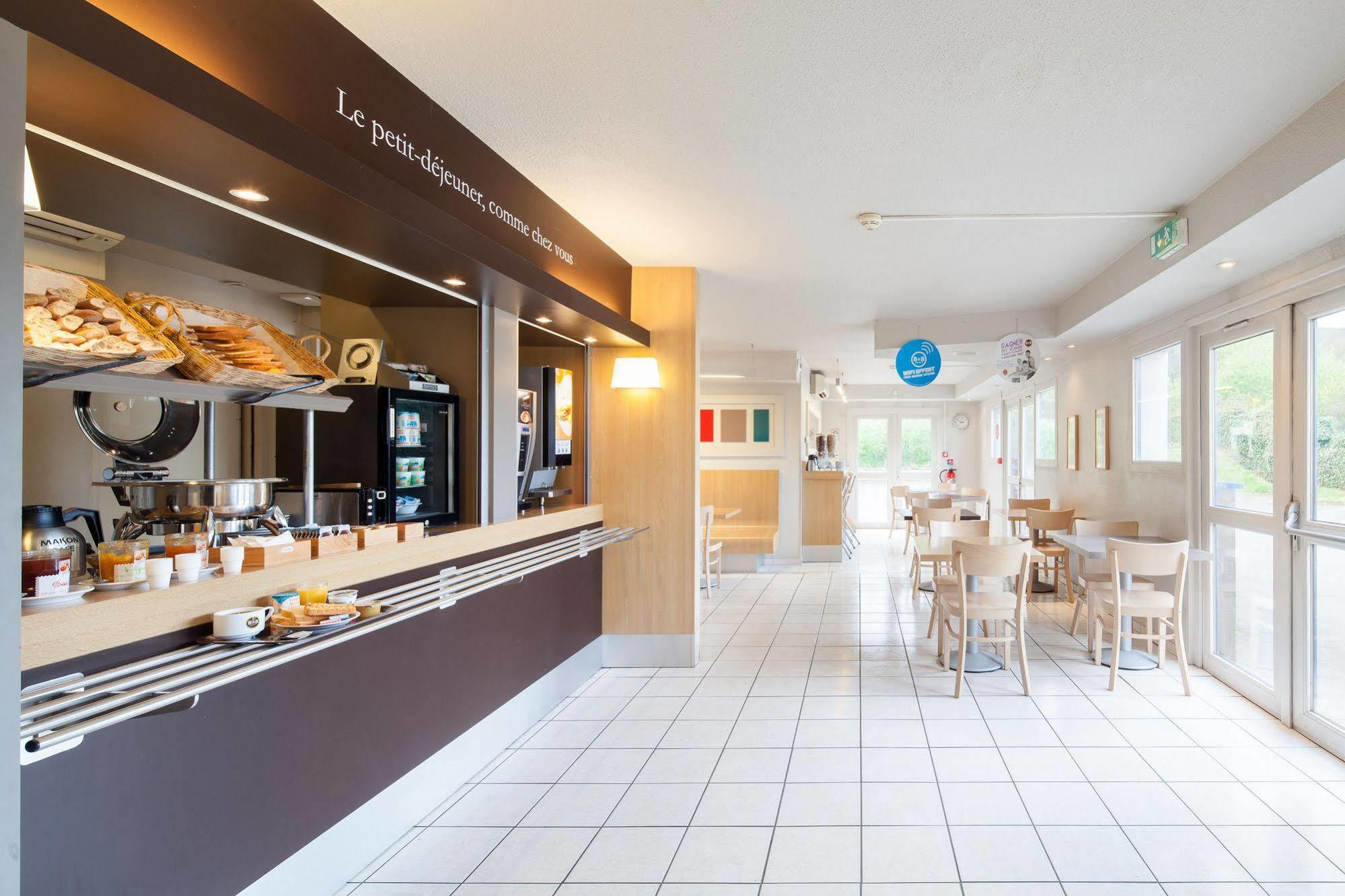 B&B Hotel Montlhery Линас Экстерьер фото